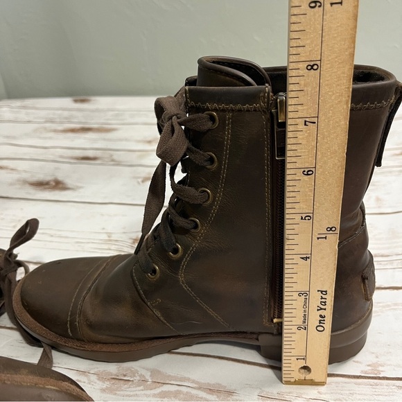 Ugg Brown Shearling-Lined Boots size  booties Ashbury brown leather lace up - Picture 9 of 12